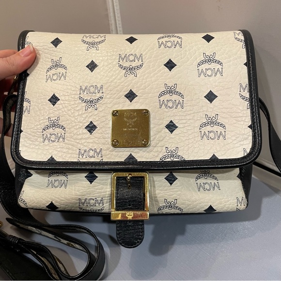 EUC MCM Patterned White & Black Crossbody Bag Purse VTG Gold HW Leather Auth!! - Picture 2 of 16